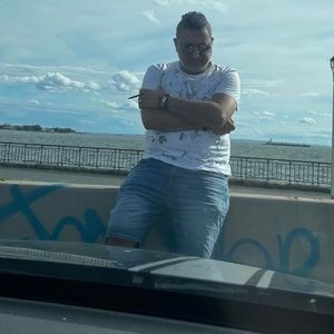 Meet your Posher, Medhat